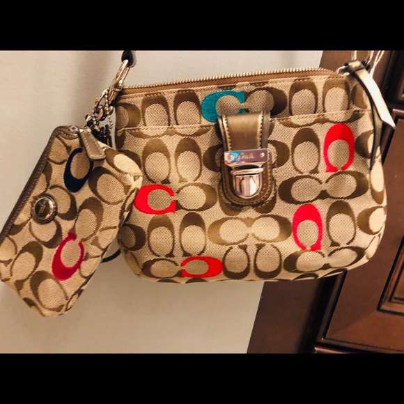 Gently used Coach bag with matching wallet! - Picture 3 of 4